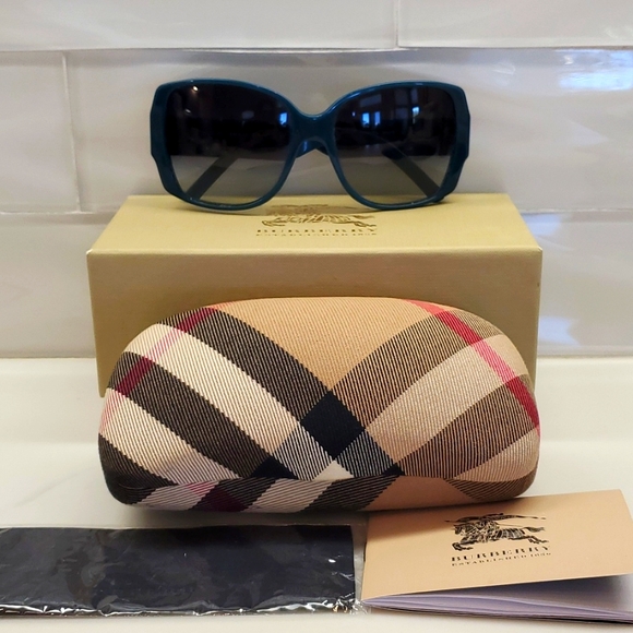 Burberry Teal Sunglasses - Picture 3 of 16